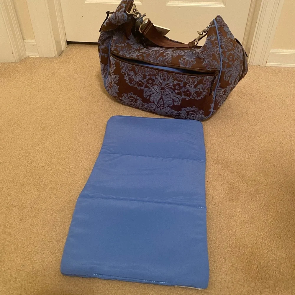 Petunia Pickle Bottom Touring Tote Blueberry Açaí PPD Collection Diaper Bag